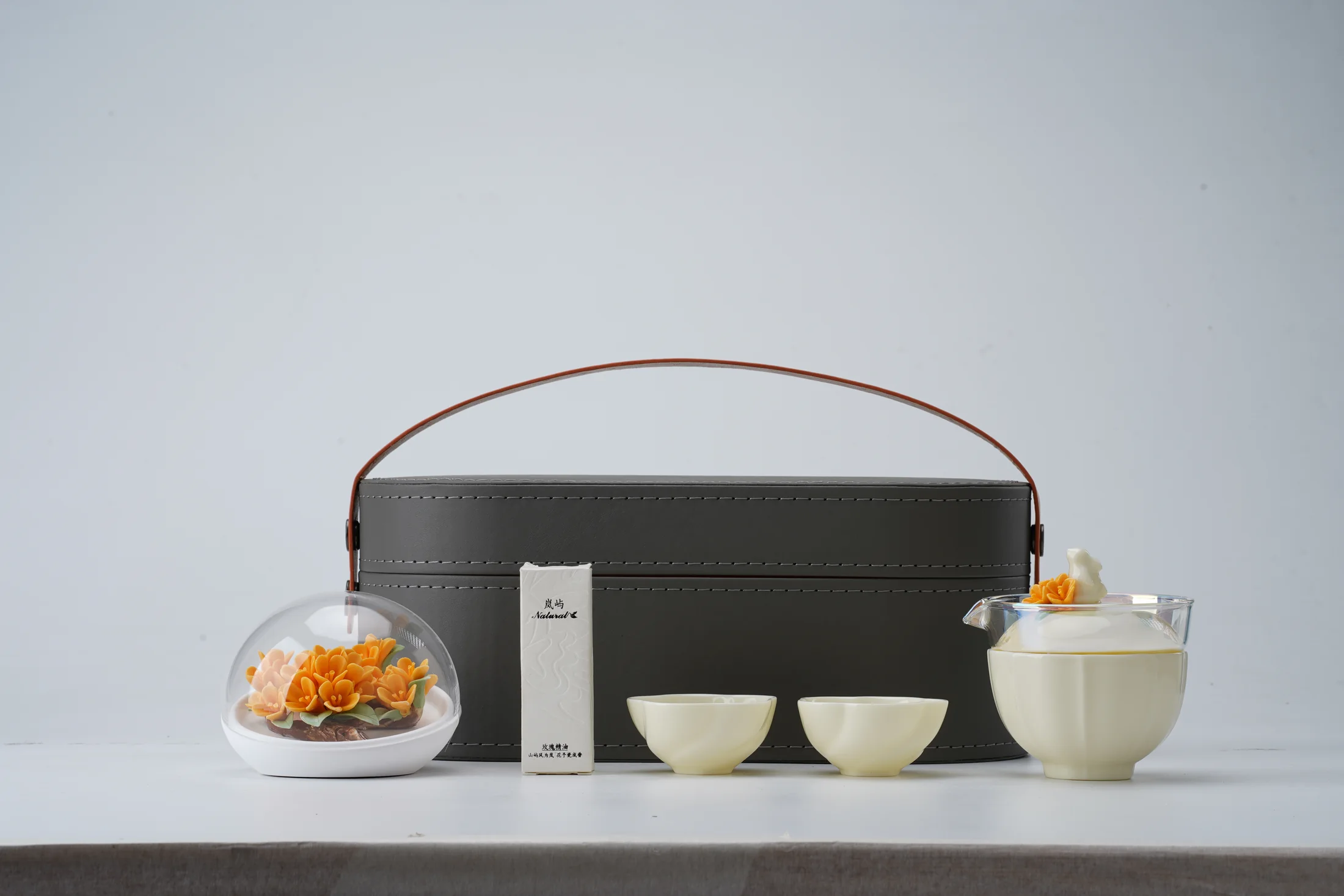 Golden osmanthus porcelain fragrance and tea presentation